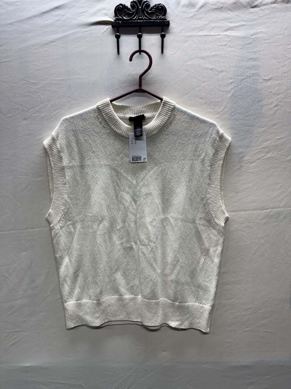 H&M Regular Fit Sweater Vest Size M Cream Knit Crewneck